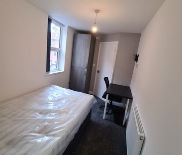 6 Bedroom House To Rent - Photo 3