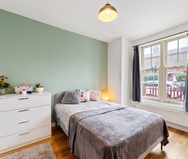 🏡 Beautiful Property - 5 mins walk from Wood Green 🏡 Room 3 - Photo 2