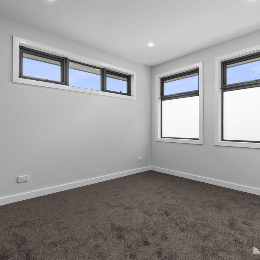 Brand New Townhouse in the heart of Ringwood East - Photo 1