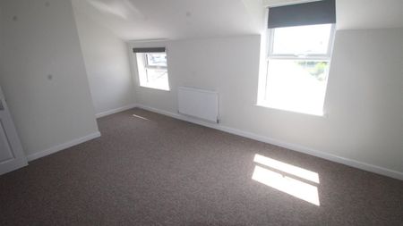 High Street, Littlehampton - Photo 3