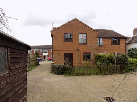 2 bedroom maisonette to rent - Photo 5