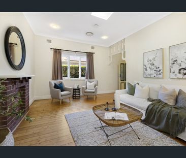 Charming Federation Residence in A Convenient Location - Photo 1