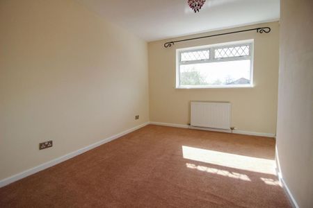 2 bedroom end of terrace house to rent - Photo 4