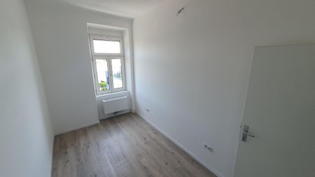 Charmante Altbauwohnung mit Balkon im 3. Stock - Photo 3