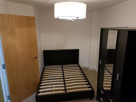 2 Bed Terraced House, Holts Crest Way, LS12 - Photo 3