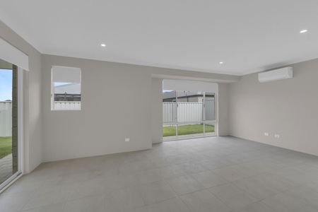 Move in Before Christmas! - Photo 2