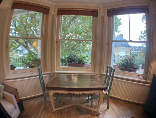 2 Bed Flat, Burlington Court, W4 - Photo 1