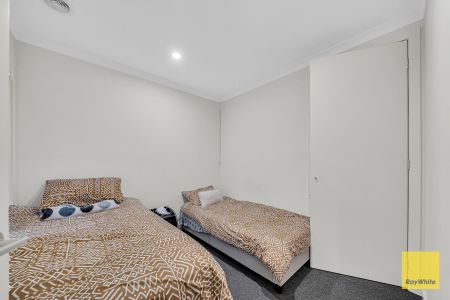 A Stylish Blend of Comfort & Class in Emerald Park! - Photo 5