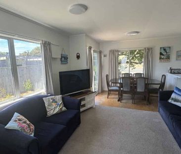 Waitarere Beach - 3 Bedroom - Photo 1