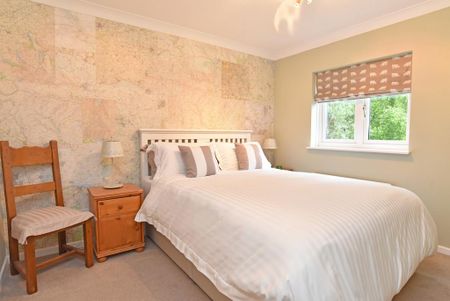 4 bedroom detached house to rent - Photo 4