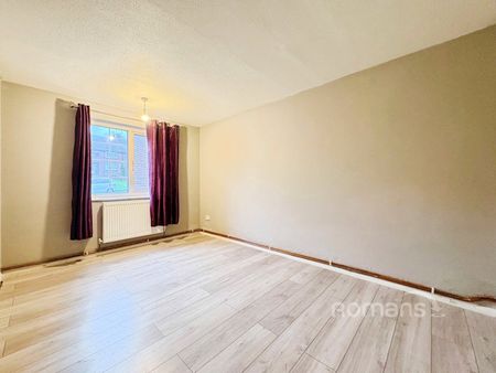 2 bedroom maisonette to rent - Photo 5