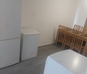 Room in a Shared House, Fernhill Way, L20 - Photo 2