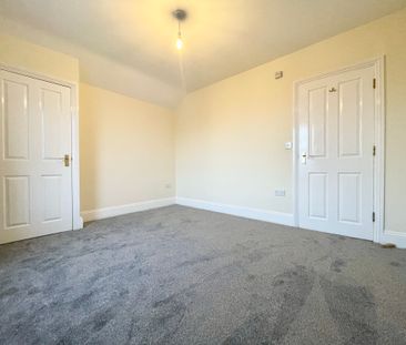 2 Bedroom - Photo 4