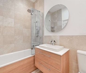 An exceptional Four bedroom Georgian townhouse offers beautiful acc... - Photo 2