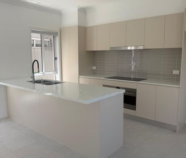 Newly Built Modern Home Offering Space, Comfort & Style - Photo 5