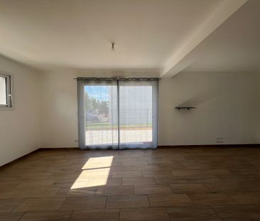Location Maison 7 pièces 135m² SARGE LES LE MANS 72190 - Photo 1