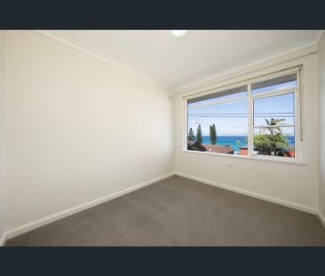 18 Ellen Street, Curl Curl, NSW 2096 - Photo 2