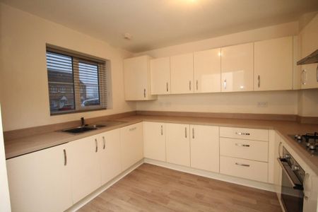3 bedroom end of terrace house to rent - Photo 5