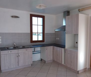 SAINT GERMER DE FLY, 38 rue Douce Rue, maison de 143 m2 environ avec trois chambres. - Photo 3