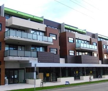 LOVELY BRUNSWICK RESIDENCE - Photo 6