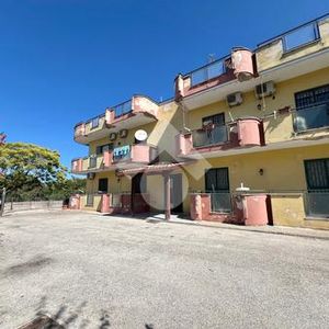Trilocale in affitto - Photo 2