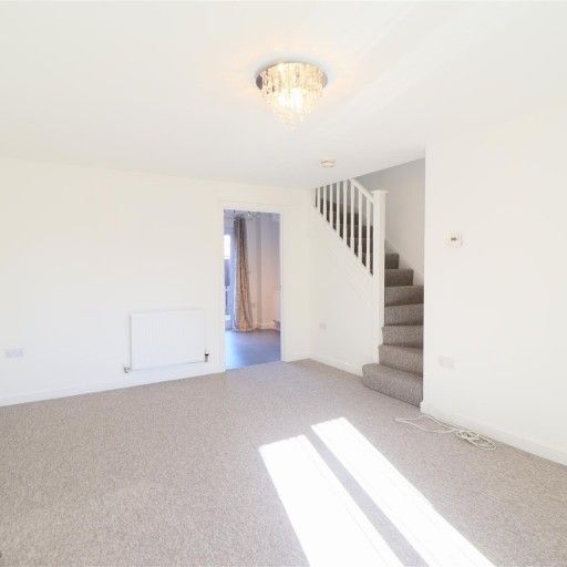 Pearwood Close, Hampton - Photo 1