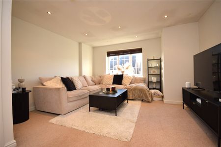 95, Dunlop Avenue, Leeds, West Yorkshire, LS12 6LE - Photo 4