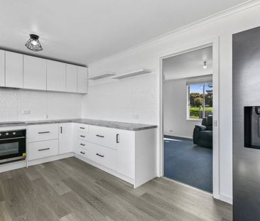 Spacious Home With River Views - Photo 5