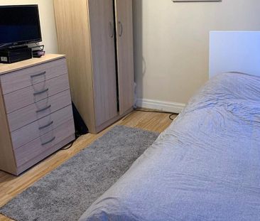 1 bedroom in a house share to rent - Photo 6