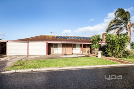 14 Kevington Street, Werribee - Photo 3