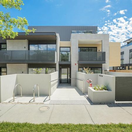 Brand New Two Bedroom Designer Apartment - Photo 3