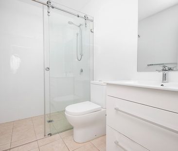 Ultra large, rear facing apartment - Photo 2