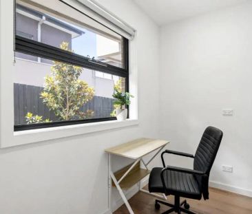 “Fully Furnished 2-Bedroom Townhouse in Prime Essendon Location” - Photo 6