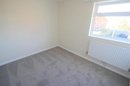 3 bedroom end of terrace house to rent - Photo 5