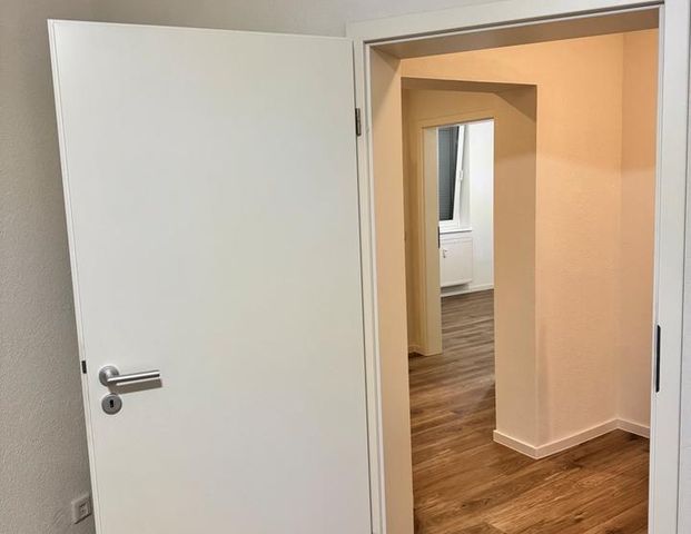 Neu renovierte 2-Zimmer-Wohnung im Erdgeschoss – Iserlohn Zentrum - Foto 1