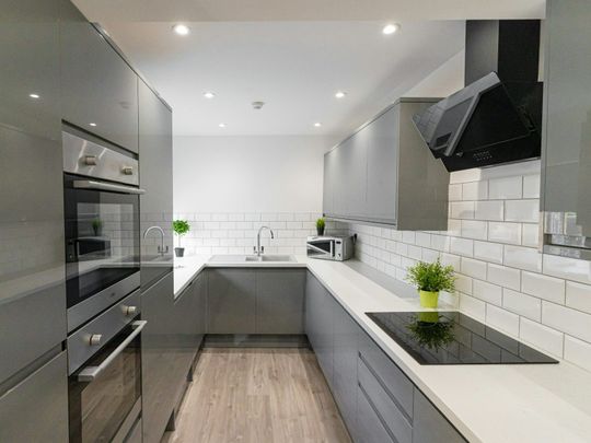 Terraced House to rent on - Photo 1