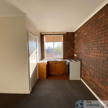 STUDIO FOR LEASE! - Photo 3