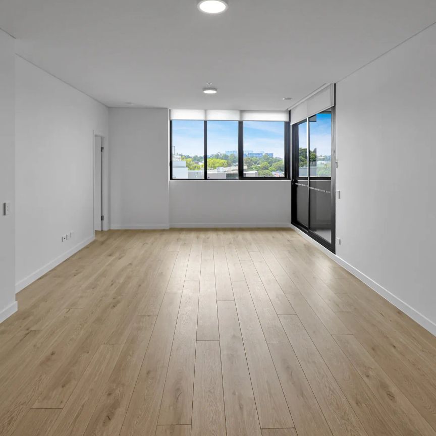 Luxurious Near New Three Bedroom Apartment in the Heart of West Ryde - Photo 1