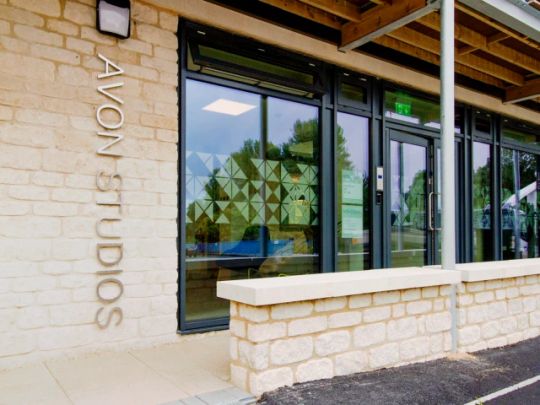 Silver Studio Riverside - Photo 1
