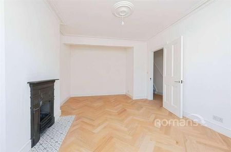 Windsor Road, Farnborough, GU14 - Photo 2