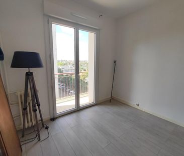 Location Appartement 4 pièces 97m² POITIERS 86000 - Photo 3