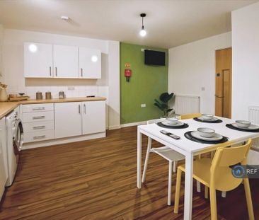 1 bedroom in a flat share to rent - Photo 5