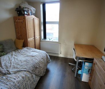 4 bedroom flat to rent - Photo 6