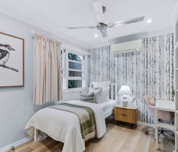 Large Renovated Family Queenslander in Sought After Pocket - Photo 4