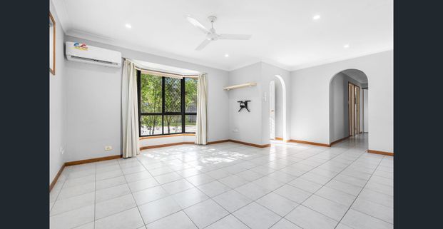 Air-Conditioned 3 Bedroom Home in a Prime Birkdale Location - Photo 1