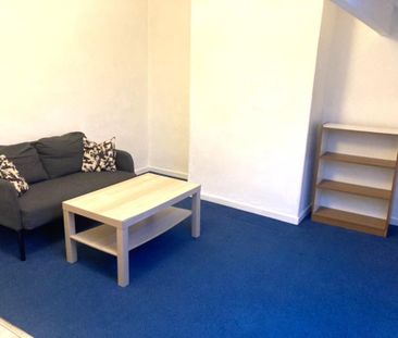 Methley Mount, Leeds LS7 - Photo 2