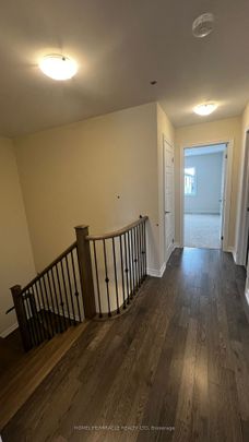 Townhouse For Lease | X8079240 - Photo 1