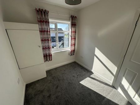 2 bedroom terraced house to rent - Photo 4
