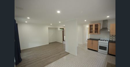 ** MASSIVE POWERED SHED!** - Photo 3