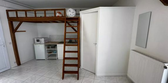 Studio - Tours - secteur Velpeau dans une impasse - Photo 2